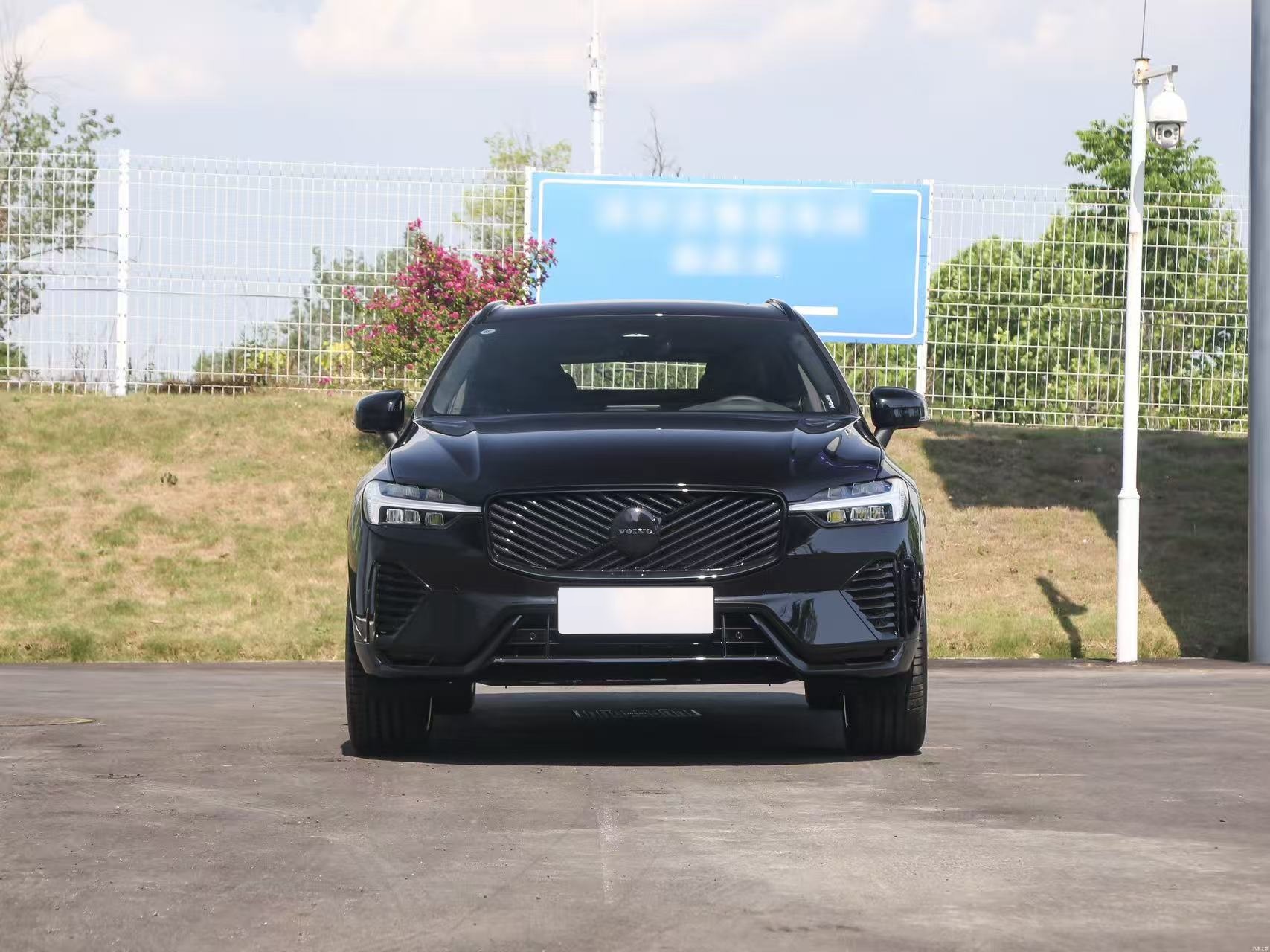 沃尔沃 XC60  2026款 B5 四驱智远极夜黑版